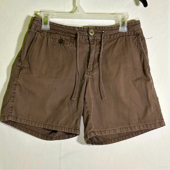 Old Navy Pants - Old Navy Just Below Waist Womens Shorts size 4 100% Cotton Dark Brown